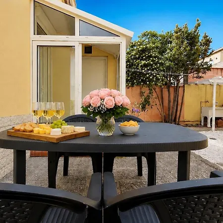 Σπίτι διακοπών Authentique Canetoise Proche Plage, Terrasse, Clim Canet-en-Roussillon