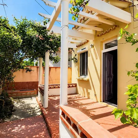 Holiday home Authentique Canetoise Proche Plage, Terrasse, Clim Canet-en-Roussillon